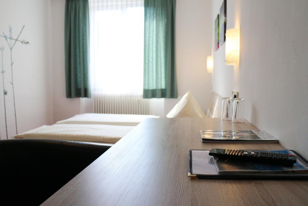 Hotel Gasthof Kasino Villach Oda fotoğraf