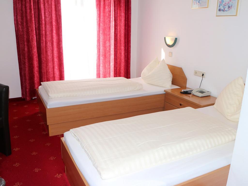 Hotel Gasthof Kasino Villach Oda fotoğraf